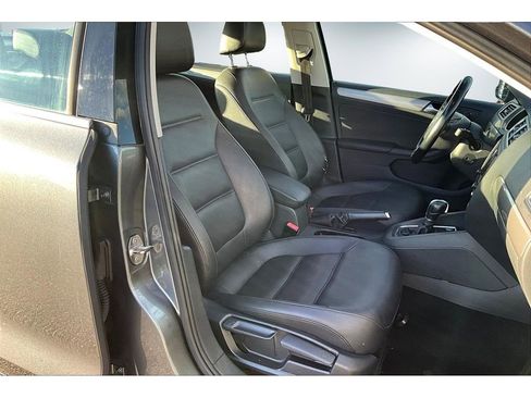 Used 2017 Volkswagen Jetta SE image 27