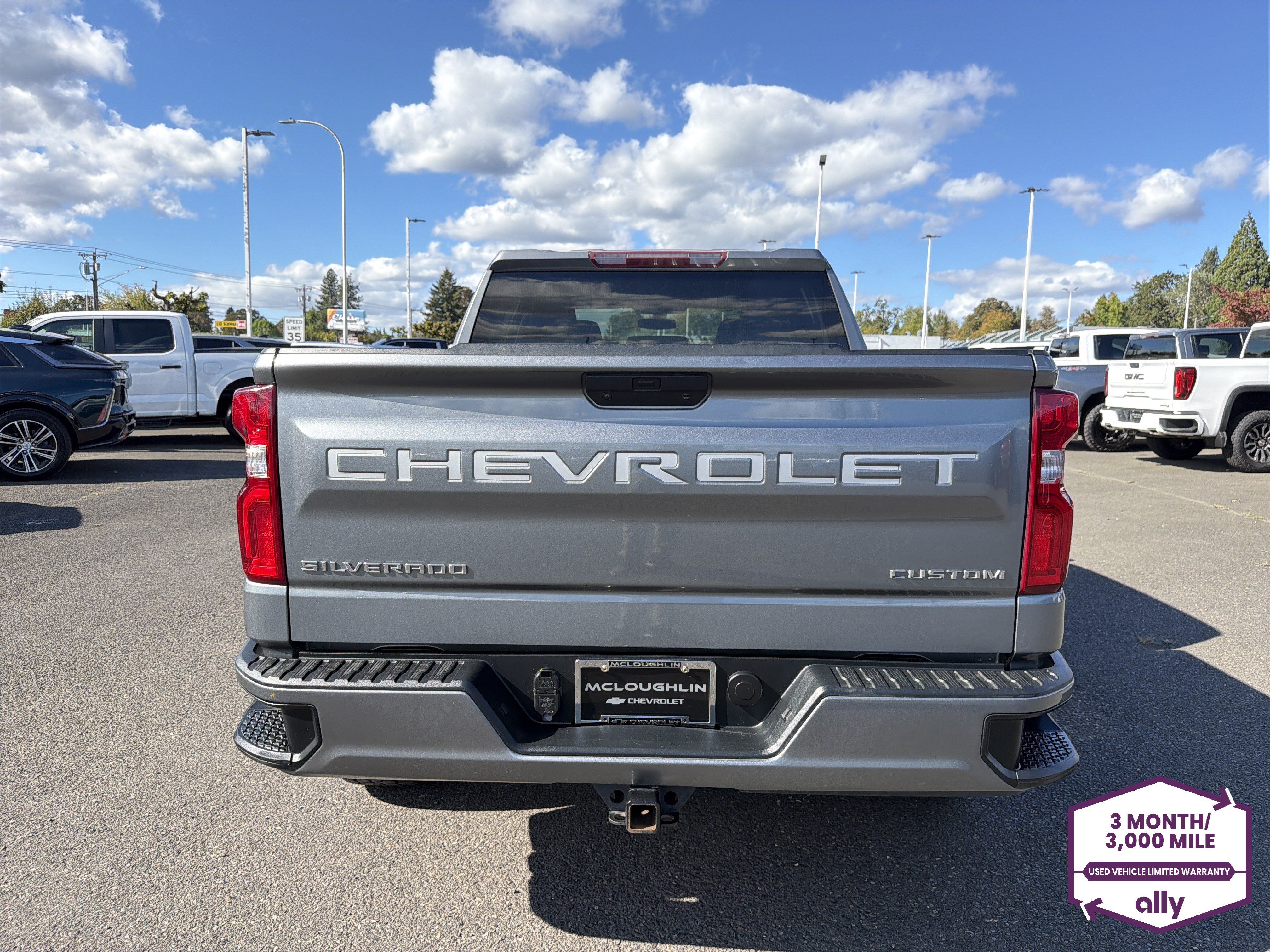 Used 2020 Chevrolet Silverado 1500 Custom w/ Custom Value Package AWD/4WD image 4