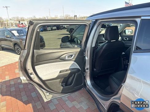 Used 2022 Jeep Compass Latitude image 27