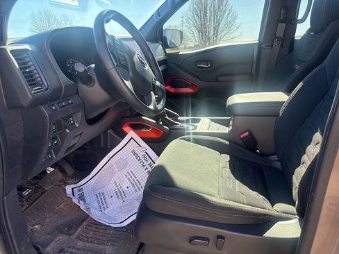 Used 2023 Nissan Frontier PRO-4X w/ Pro Convenience Package image 9