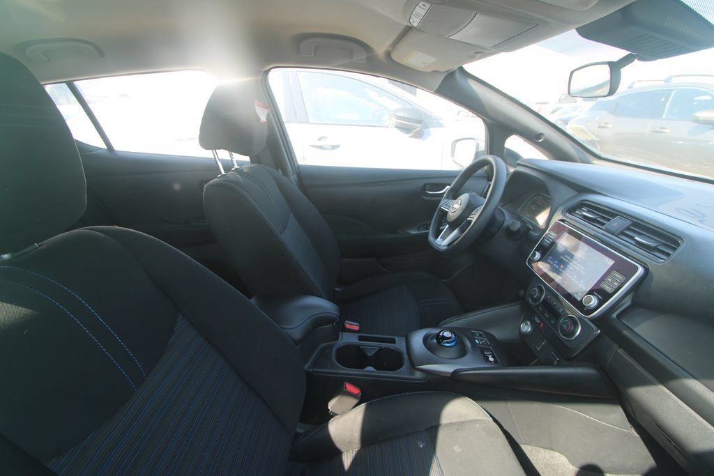 Used 2025 Nissan Leaf S FWD image 19