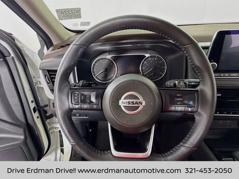 Certified 2021 Nissan Rogue SV w/ Premium Package image 11