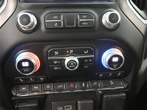 Used 2020 GMC Sierra 1500 AT4 w/ AT4 Premium Package image 3