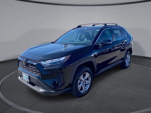 Certified 2025 Toyota RAV4 XLE AWD/4WD image 1