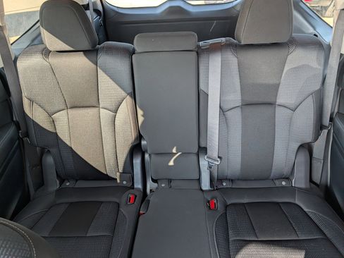 Used 2023 Subaru Ascent Premium w/ Convenience Package image 13