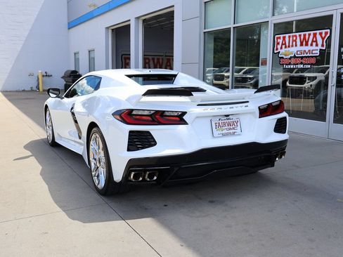 Used 2024 Chevrolet Corvette Stingray Preferred Conv w/ Z51 Performance Package RWD image 8