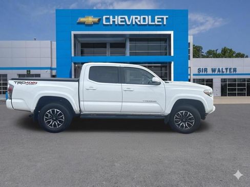 Used 2021 Toyota Tacoma TRD Sport w/ Technology Package AWD/4WD image 6