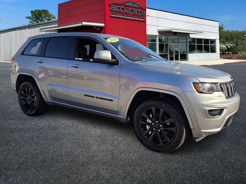 Used 2018 Jeep Grand Cherokee Altitude image 7
