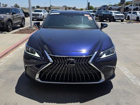 Used 2025 Lexus ES 300h w/ Premium Package FWD image 2