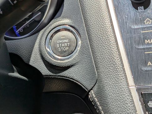 Used 2019 Subaru Outback 3.6R Touring w/ Popular Package #3A AWD/4WD image 31