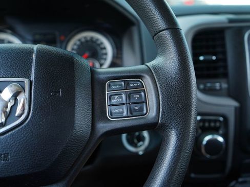 Used 2016 RAM 1500 Express RWD image 31