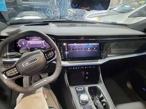 Used 2024 Jeep Wagoneer Launch Edition image 9