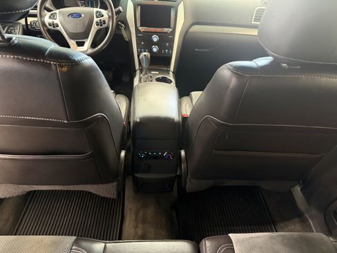Used 2015 Ford Explorer XLT w/ Equipment Group 202B image 19