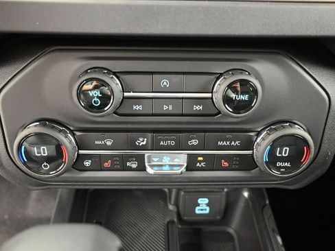 New 2025 Ford Bronco Outer Banks image 9