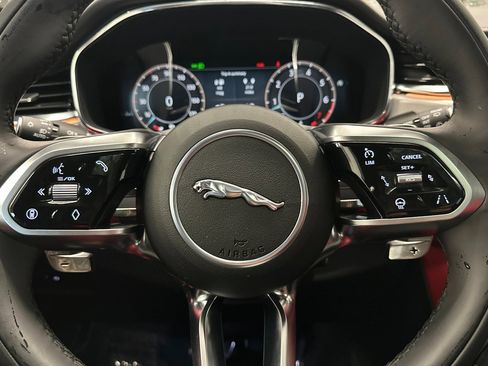 New 2025 Jaguar F-PACE R-Dynamic S image 15