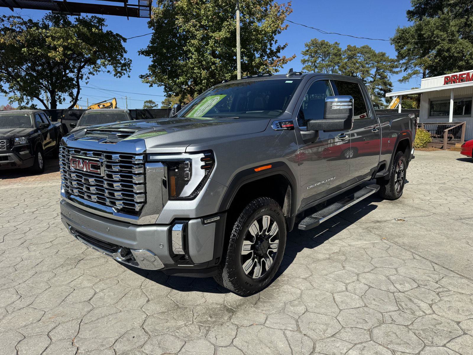 Used 2025 GMC Sierra 2500 Denali w/ Denali Reserve Package AWD/4WD image 9