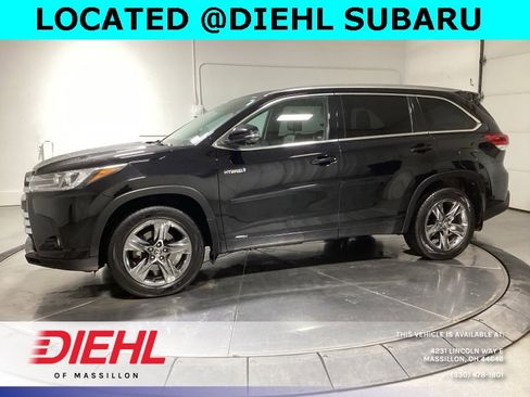 Used 2018 Toyota Highlander Limited Platinum image 4