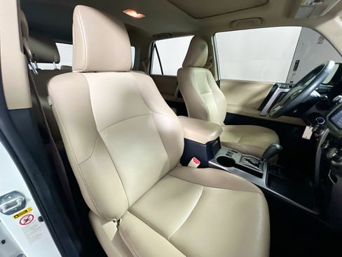 Used 2018 Toyota 4Runner SR5 Premium image 30