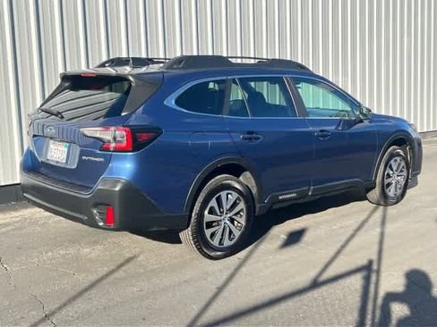 Used 2022 Subaru Outback Premium image 6