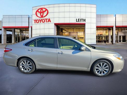 Used 2015 Toyota Camry XLE image 4