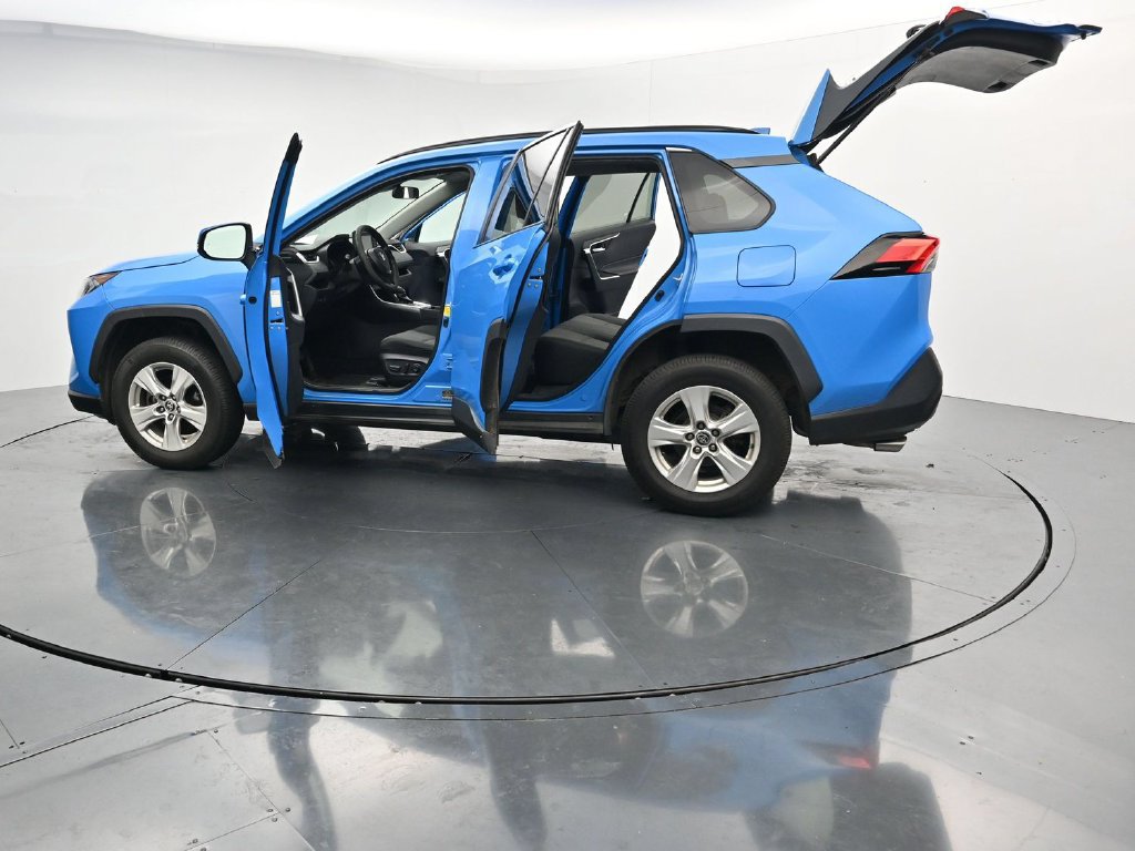 Used 2021 Toyota RAV4 XLE AWD/4WD image 28