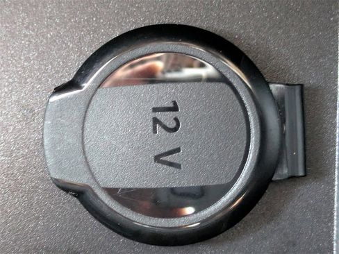 Certified 2025 Volkswagen Taos SE w/ Black Wheel Package image 32