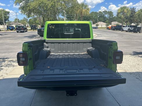 New 2025 Jeep Gladiator Sport image 5
