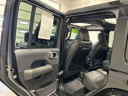 Used 2026 Jeep Wrangler Sahara image 32