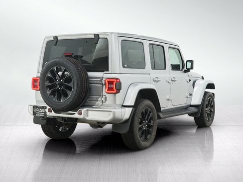 Used 2023 Jeep Wrangler Unlimited Sahara AWD/4WD image 5