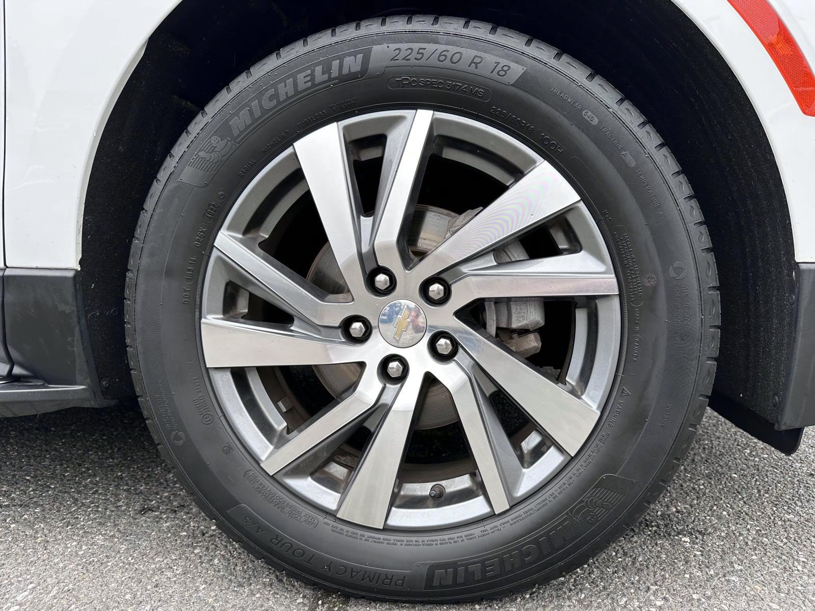 Used 2023 Chevrolet Equinox Premier AWD/4WD image 6