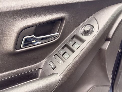 Used 2018 Chevrolet Trax LT w/ Driver Confidence Package image 20