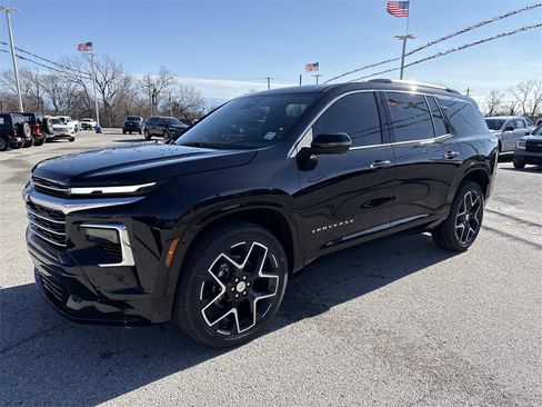 New 2026 Chevrolet Traverse High Country image 2