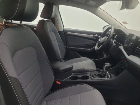 Used 2025 Volkswagen Jetta SE w/ Sunroof Package FWD image 21