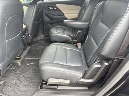 Used 2023 Chevrolet Traverse LT FWD image 20