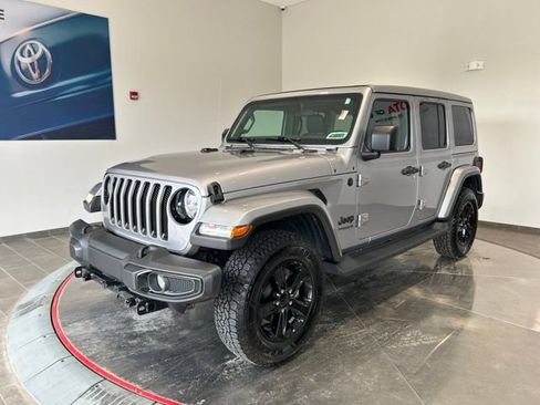 Used 2021 Jeep Wrangler Unlimited Sahara AWD/4WD image 3