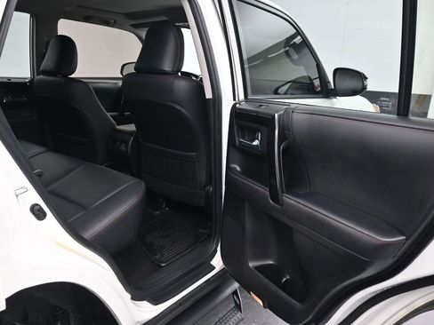 Used 2020 Toyota 4Runner Venture image 10