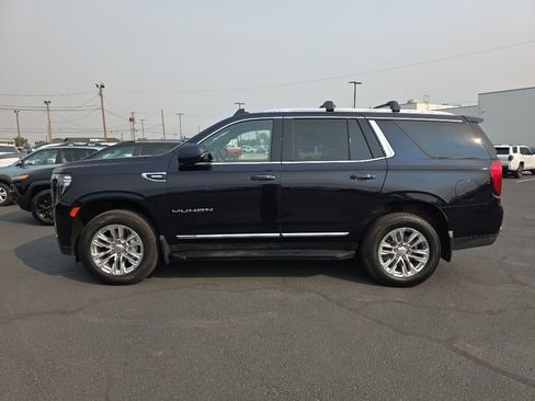 Used 2023 GMC Yukon SLT w/ SLT Premium Package AWD/4WD image 4