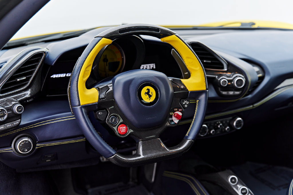 Used 2017 Ferrari 488 GTB RWD image 2
