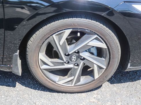 Used 2024 Hyundai Elantra SEL w/ Convenience Package FWD image 9
