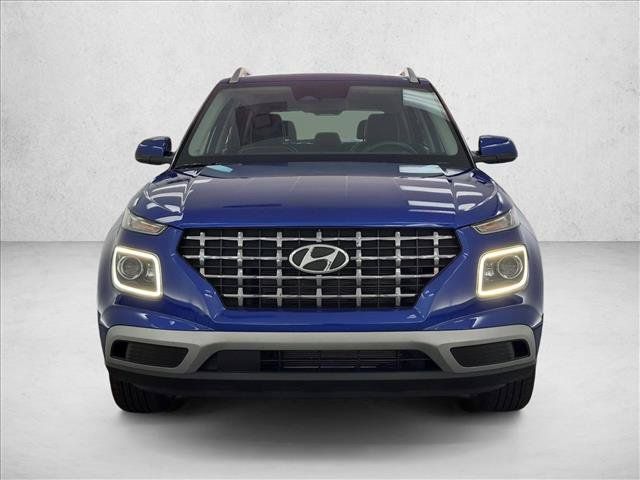 Certified 2025 Hyundai Venue Limited FWD image 2