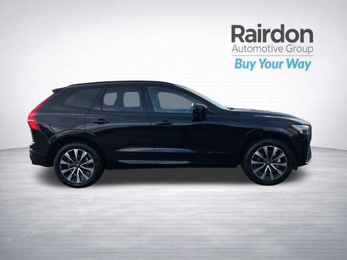 Used 2025 Volvo XC60 B5 Plus image 10