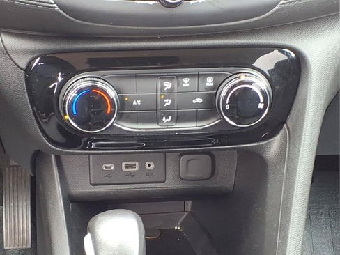 Used 2022 Buick Encore GX Preferred FWD image 13