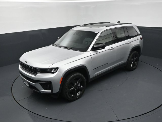 New 2026 Jeep Grand Cherokee Limited w/ Limited Altitude Package AWD/4WD image 14