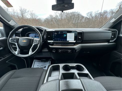 Used 2022 Chevrolet Silverado 1500 LT AWD/4WD image 26