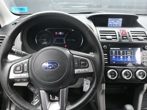 Used 2017 Subaru Forester 2.5i Premium AWD/4WD image 23