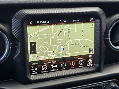 Used 2023 Jeep Wrangler Unlimited Sahara w/ Cold Weather Group image 27