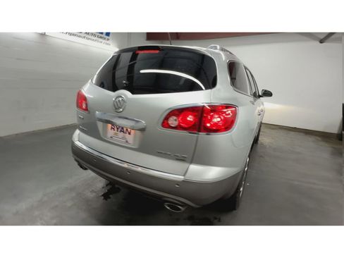 Used 2011 Buick Enclave CXL image 8