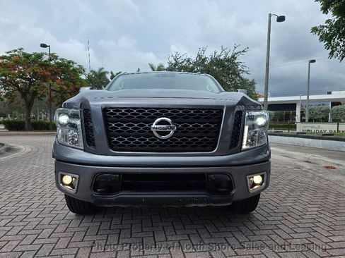 Used 2019 Nissan Titan PRO-4X w/ Pro-4x Utility Package AWD/4WD image 10