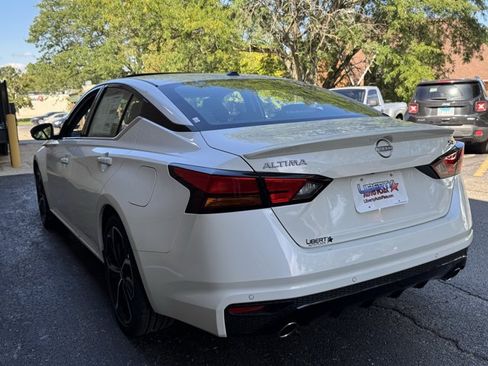 New 2026 Nissan Altima 2.5 SR w/ SR Premium Package FWD image 16
