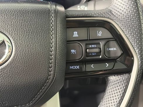 Used 2024 Toyota Tundra Limited AWD/4WD image 18
